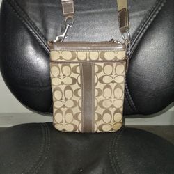 COACH PURSE  (REAL)
