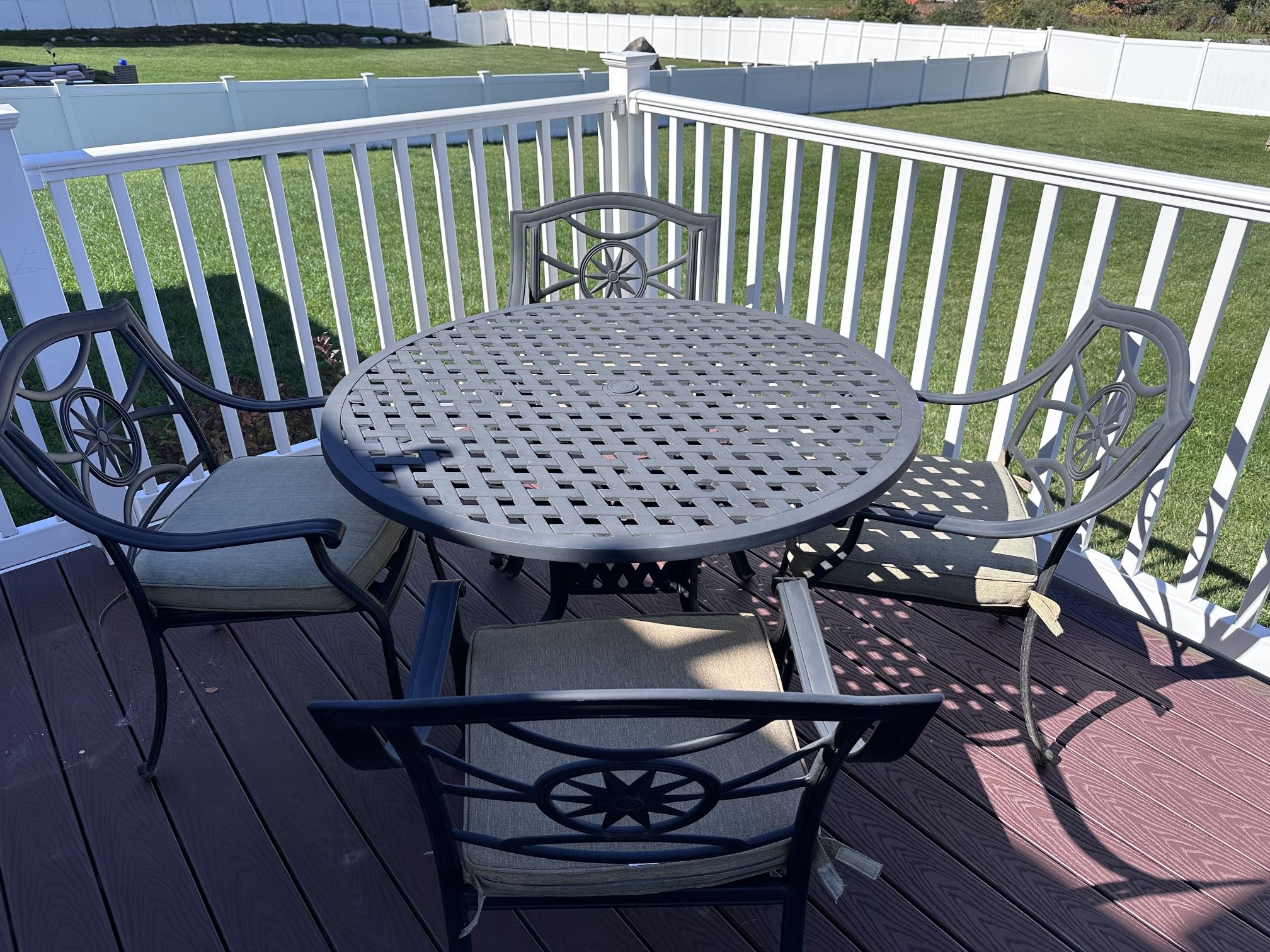 Cast Aluminum Round Patio Dining Set