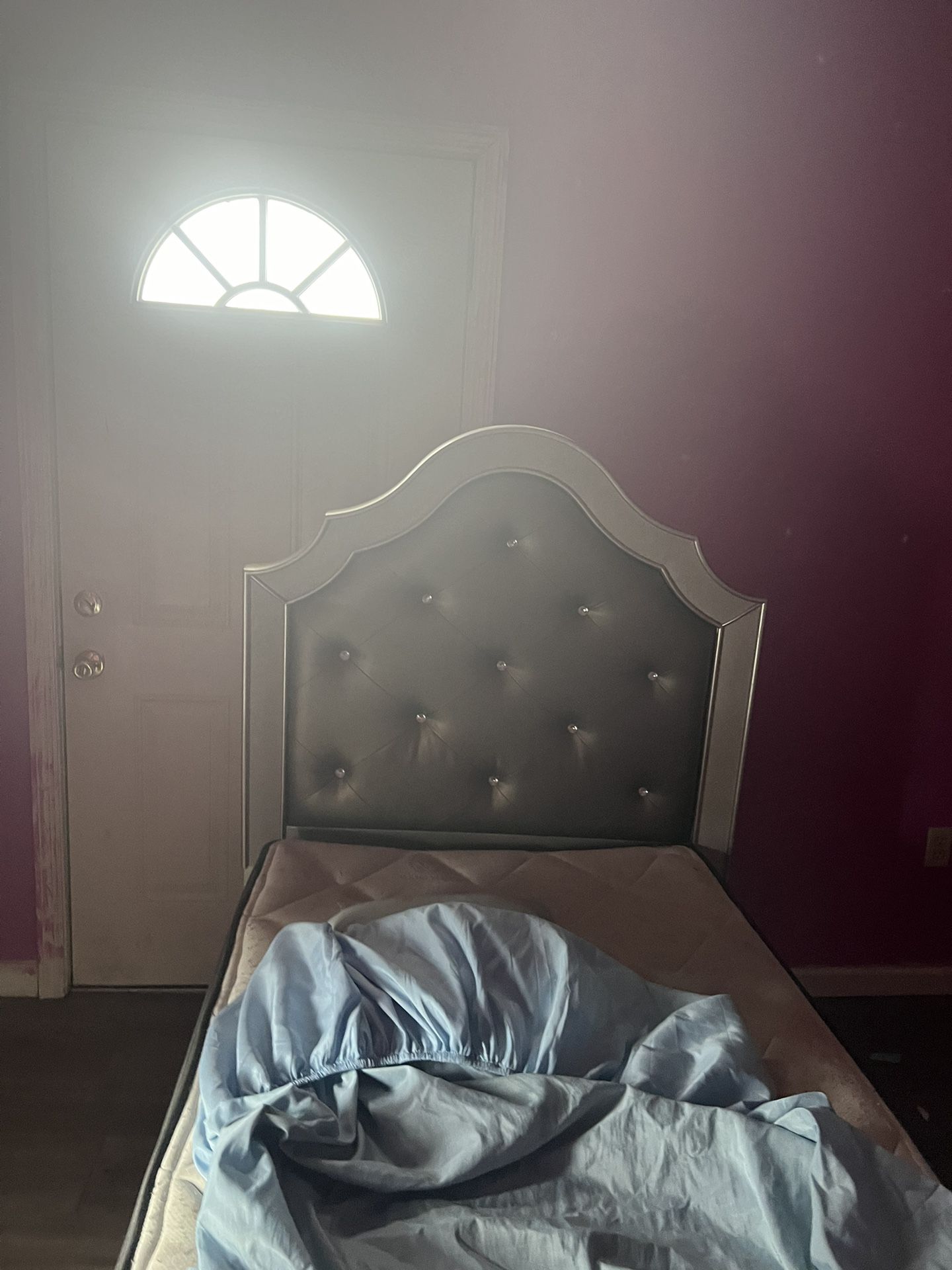 Twin Princess Bed And Dresser 