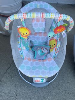Bouncer with musical and vibration