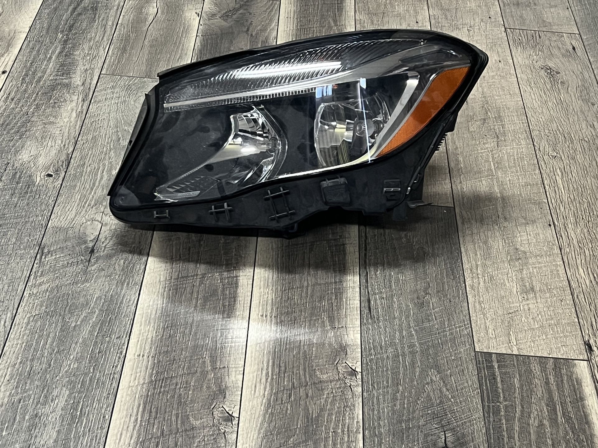 2015-2020 GLA250 X156 MERCEDES BENZ HEADLIGHT HALOGEN LEFT DRIVER SIDE ORIGINAL OEM NICE SHAPE