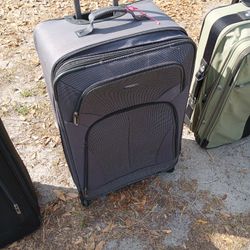 NICE LARGE PULL ALONG LUGGAGE 