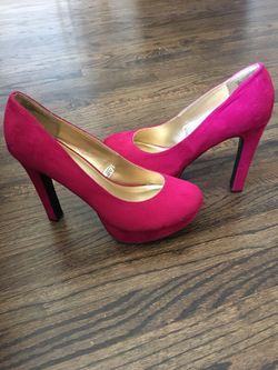 Women's shoe size 10 pumps