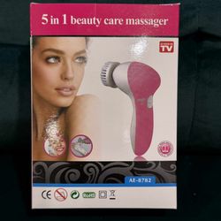 Brand New 5 In 1 Facial Scrubber 