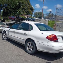 2001 Ford Taurus