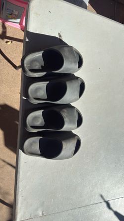 Yeezy Slides