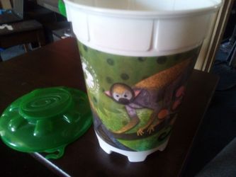 Large Plastic Bucket with Green Lid San Diego Zoo