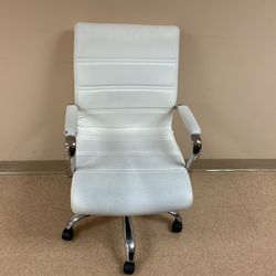 White Office Chair With Rolling Wheels For Sale