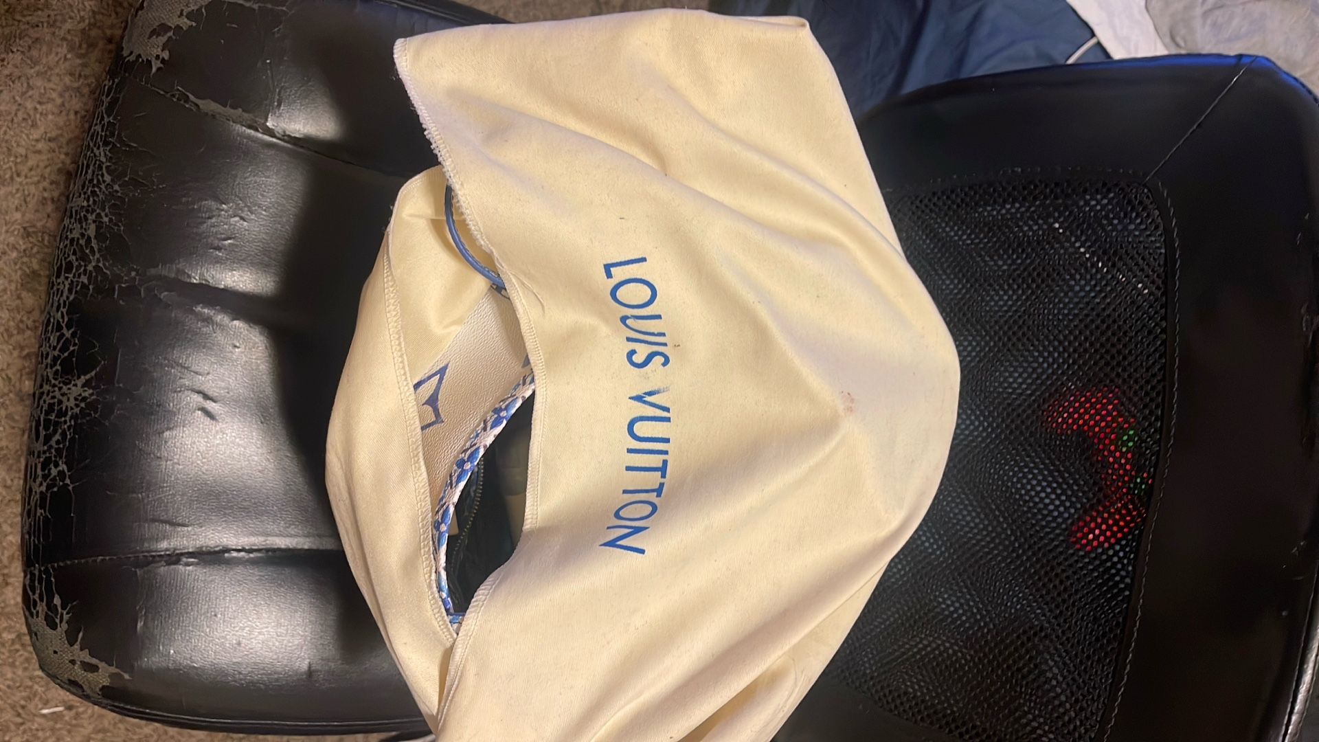 Louis Vuttion Women Purse 