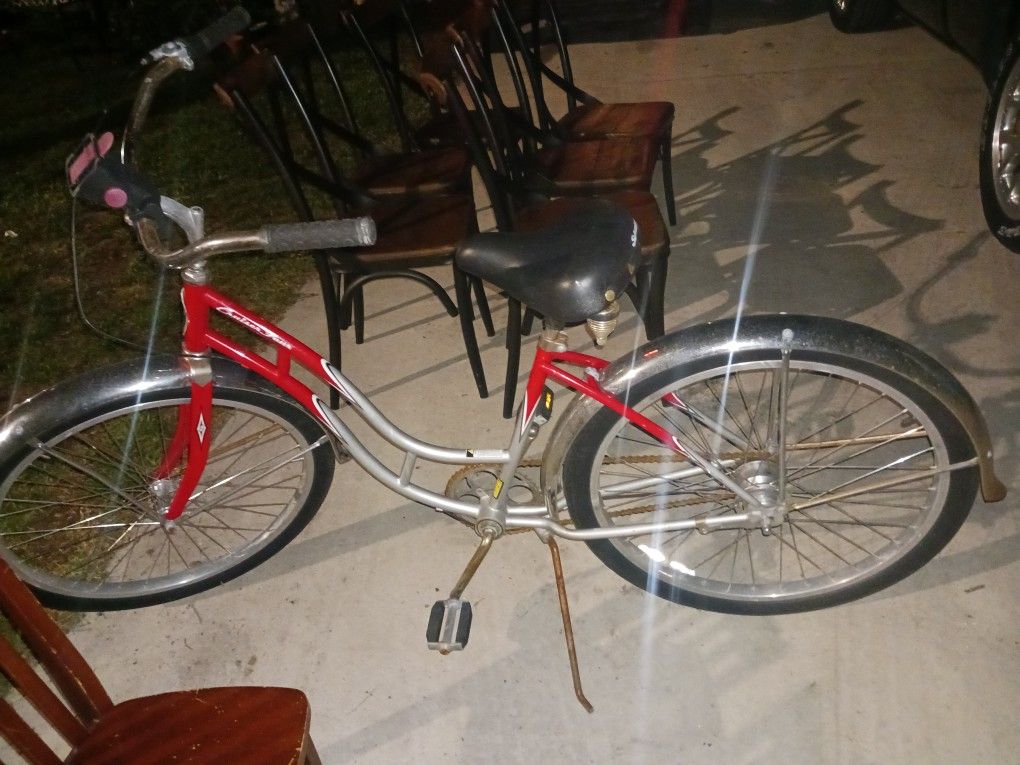 SCHWIN BEACH CRUISER BIKE IN GREAT CONDITION 60 FINAL PRICE
