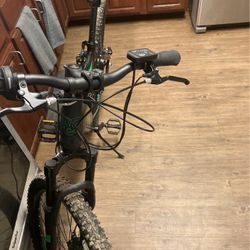 Hyper Bicycles 29" 36V Electric Mountain Bike