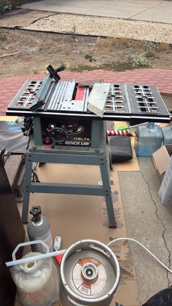 Bench Saw 10” by Delta