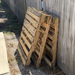 3 FREE Pallets