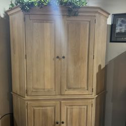 Solid Wood TV Stand/ Cabinet 