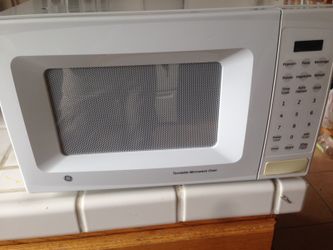 Microwave like new $20 dollars