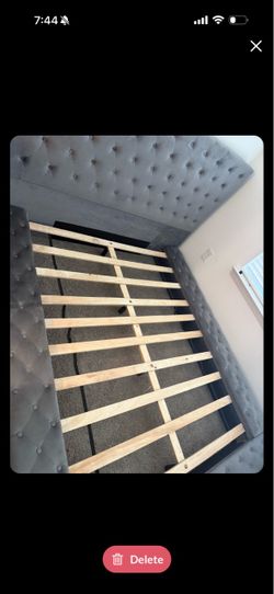 Queen bed full, gray