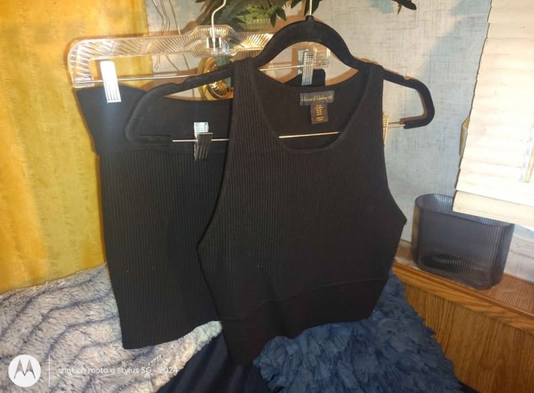 House Of Harlow 1960 Tight-knit Top And Skirt Set