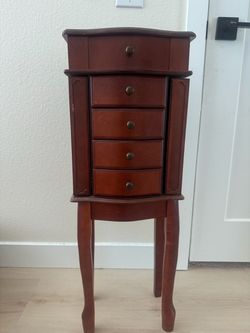 Jewelry box