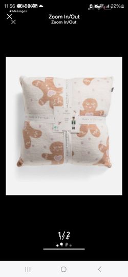 Christmas / VALENTINES Gingerbread Hearts Pillows 20”x20” Set of 2