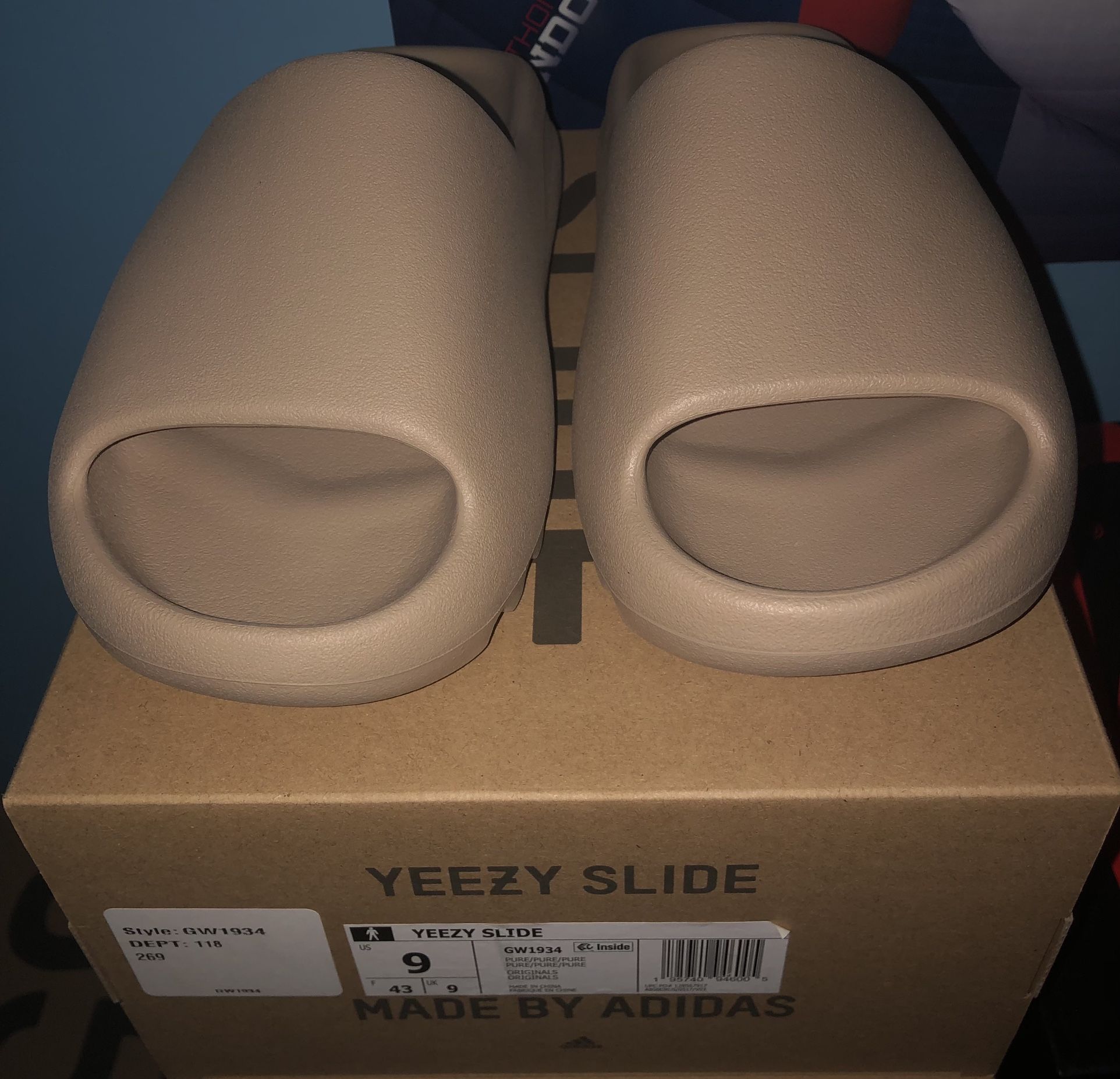 Yeezy Slide Pure