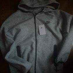 Grey nike tech