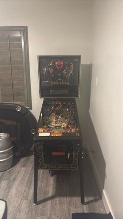Lord of the Rings Pinball Machine