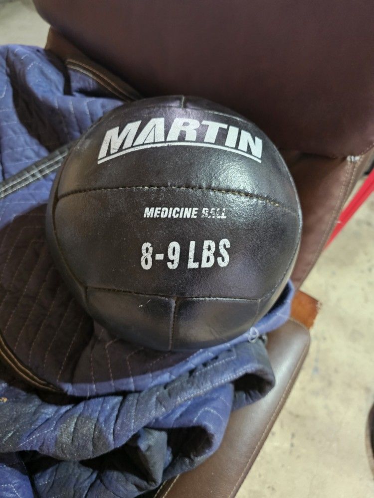 8lb medicine ball
