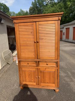 Entertainment center. Tv stand.