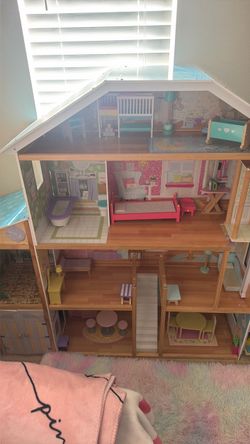 Kidkraft Doll house