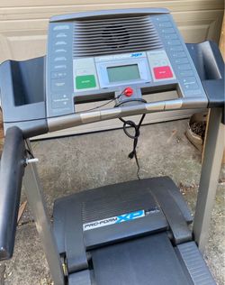 Treadmill with incline
