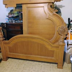 Queen Bedframe