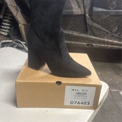 Women’s Heel Side Zipper High Top Booties