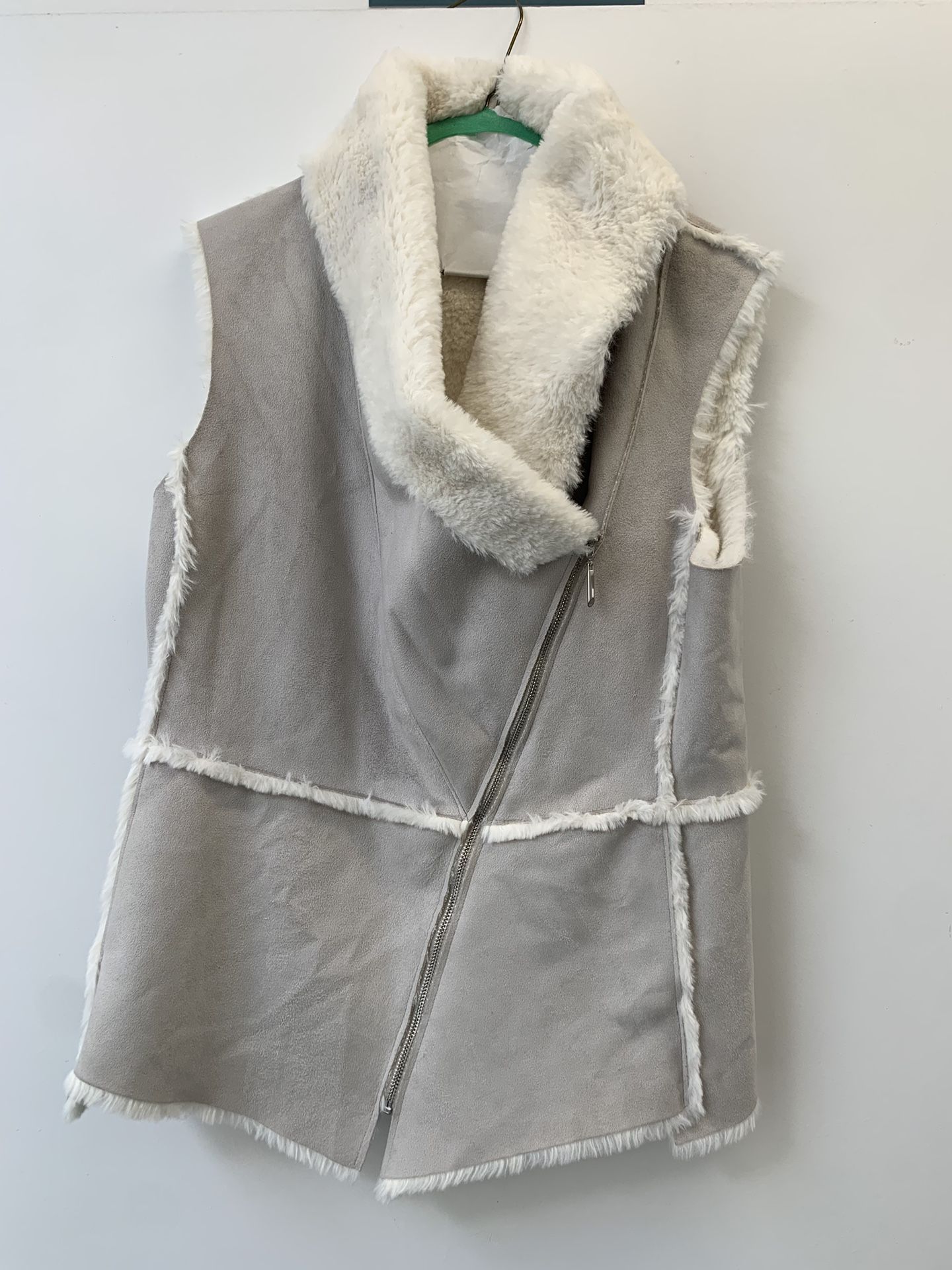 White House Black Market Womens Faux Fur Asymmetrical Zipper Beige Vest Medium