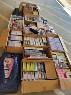 Huge wholesale lot of 250+ brand new wigs and hair pieces