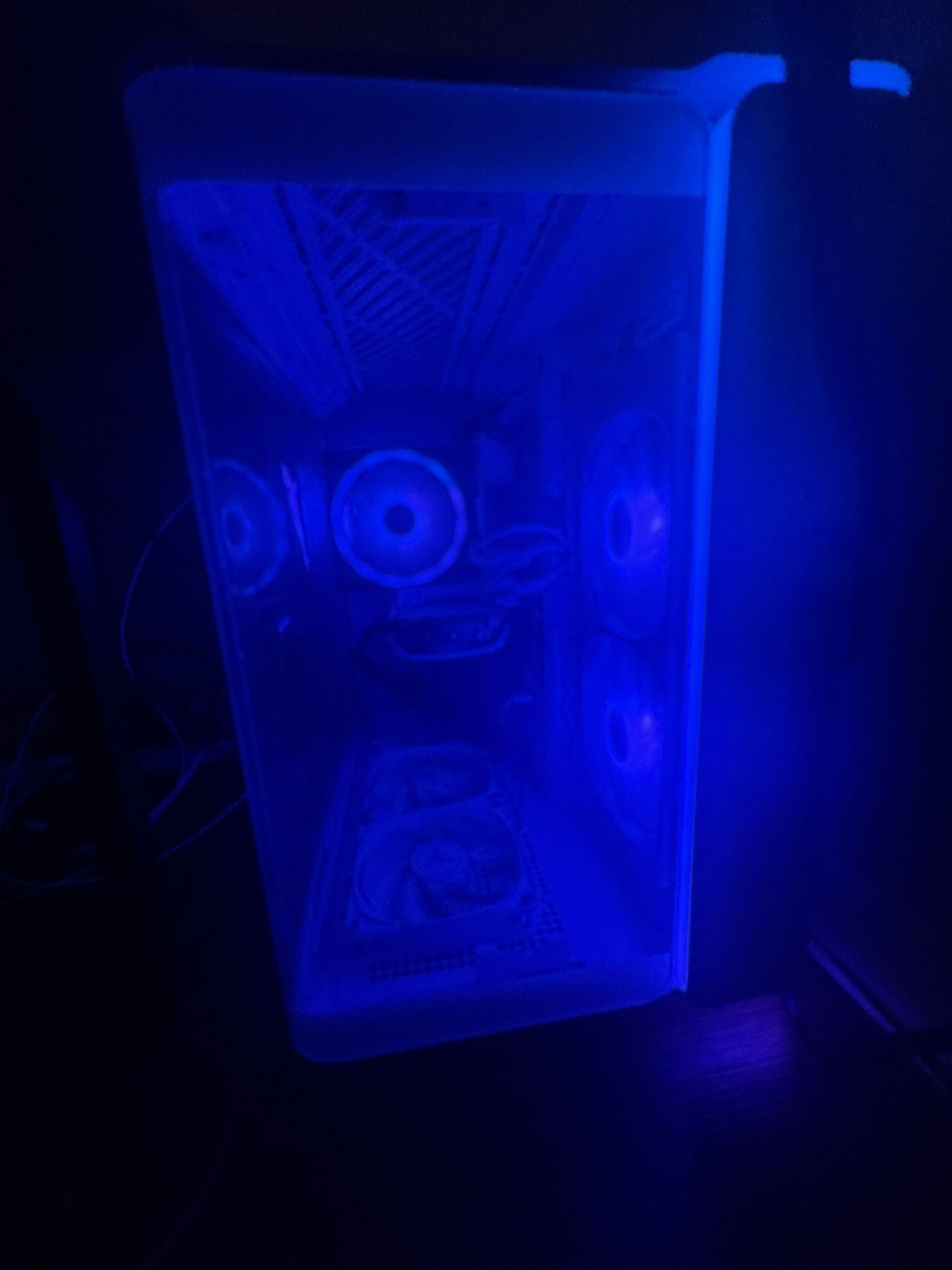 King95 SkyTech Ryzen 7 7700x 4070 Super 16GB DDR5 1TB (WILL COME WITH APEX PRO TKL AND SUPERLIGHT!!!)