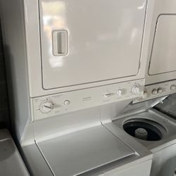 Ge Stackable Washer And Dryer In Excellent Condition