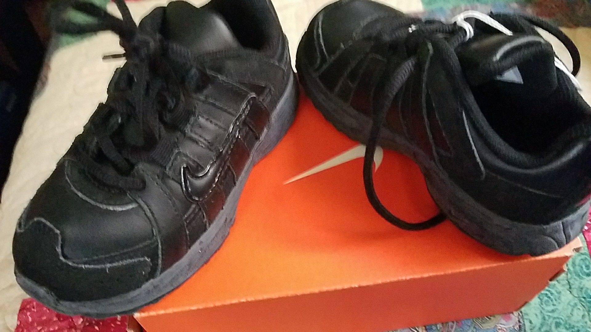 Boys Nike size 8