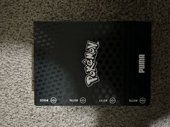 PUMA X Pokémon inverse Mimikyu