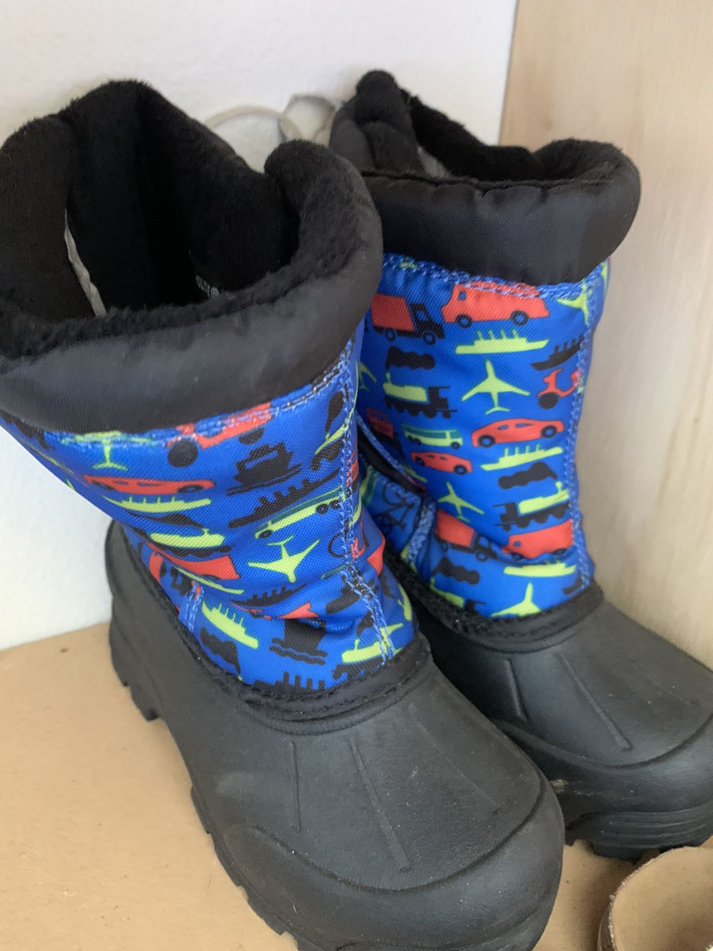 Snow boots for toddler