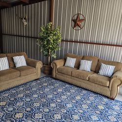 Broyhill Studded Couch Set 