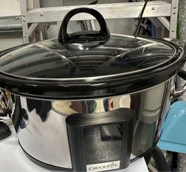 Like new. Crock-Pot Digital Slow Cooker 6.5 quart chrome finish. Jupiter.