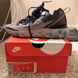 Nike React Element 87 Size 7M USED