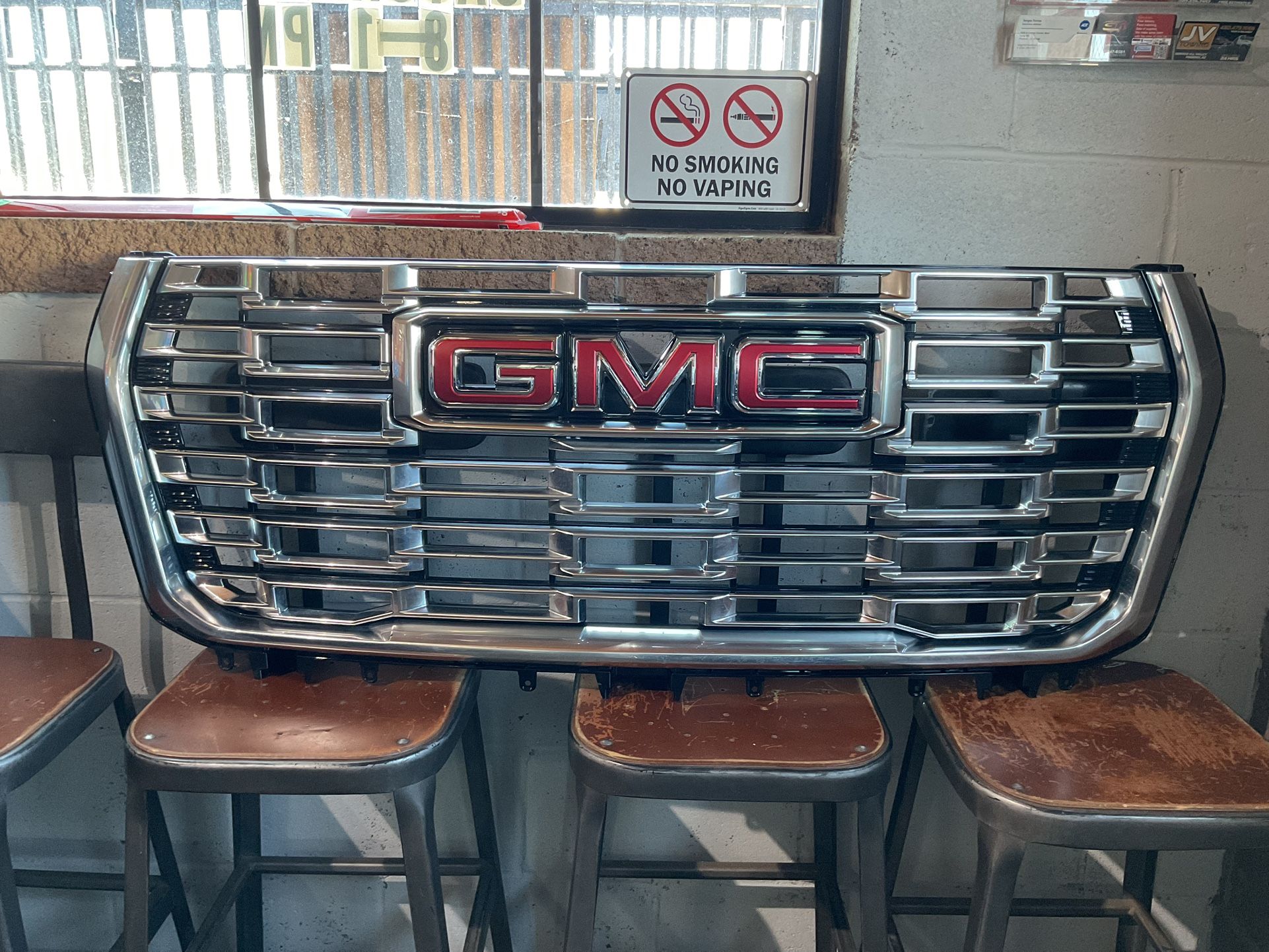 2025 GMC Yukon Denali Grille COMPLETE LOCAL✅ORIGINAL