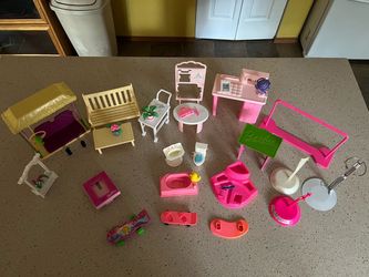 Vintage Barbie Furniture & Accessories