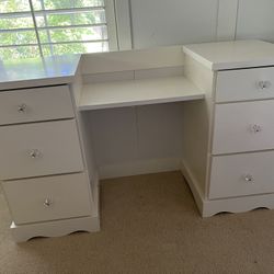 Kid Bedroom Furniture Set,(vanity desk, dresser, head board, book shelves)