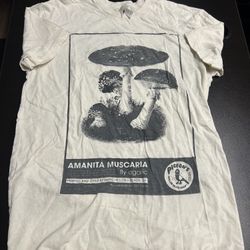Amanita Muscaria Mushroom T Shirt Unisex Size Small Pigeon’s Roller Skate Shop S