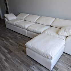 New Cream Modular Sectional Couch ! Free Delivery 🚚 ! Financing Available ! 