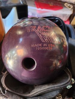 Bowling Ball , comes with Rolling Case
