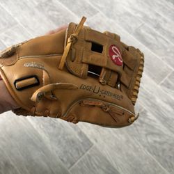 Rawlings 12” Baseball Glove Newer Condition