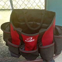 Husky carrying tool bag